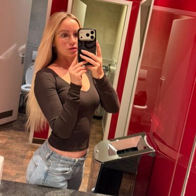 TopAModels1's profile picture