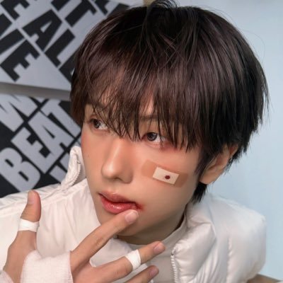 pink footprint.🐾's profile picture
