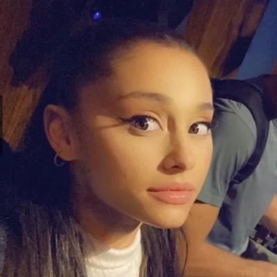 ella 🪴's profile picture
