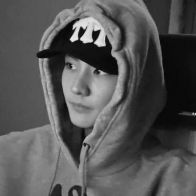 kay 🦇⋆.'s profile picture