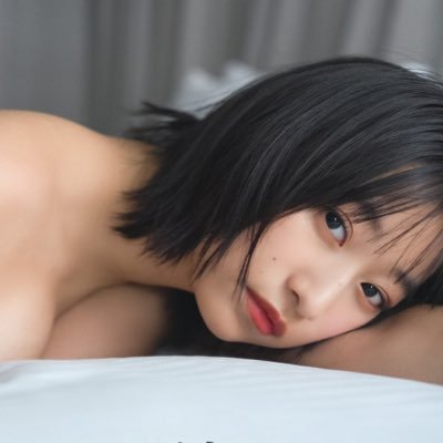 【公式】榎原依那2nd写真集's profile picture