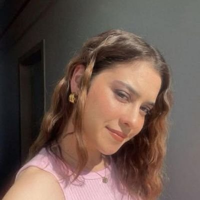 AycanMutlu14's profile picture