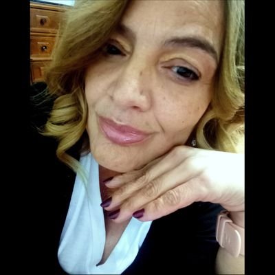 TIᑎᗩ ᗰᗩᔕTᖇI's profile picture