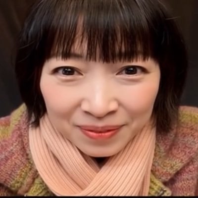 varivarirosey's profile picture
