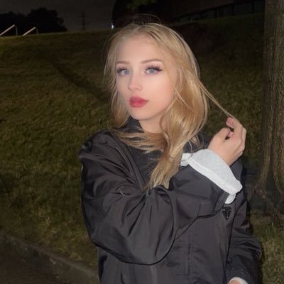 𝙧𝙤𝙨𝙚 ‧₊˚❀༉‧₊˚.'s profile picture