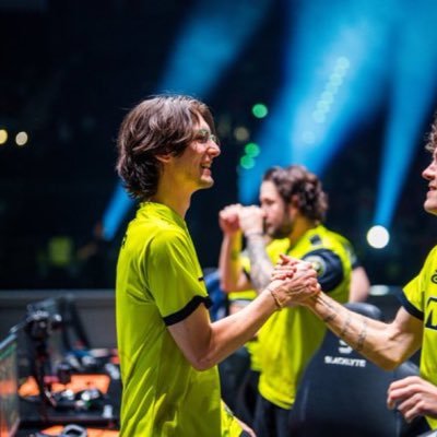 dfuzrR6S's profile picture