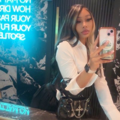 ari janea's profile picture