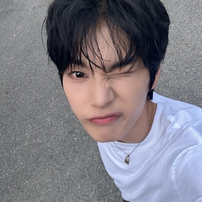 evnne_officl's profile picture