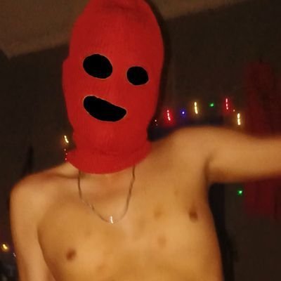 topeng_merah_V's profile picture