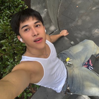 shaun ^_−☆'s profile picture