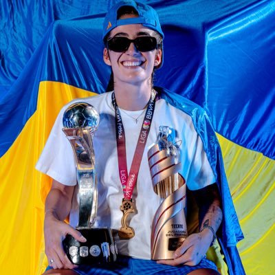 L's profile picture