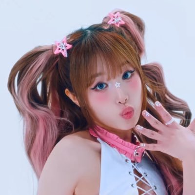 v 🛸's profile picture