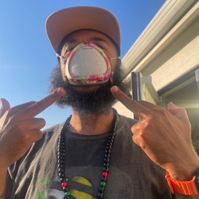 DEC0L0NIZE's profile picture