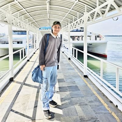 Raya's profile picture