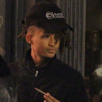 𝕽𝖊𝖆𝖑 𝖙𝖍𝖚𝖖's profile picture