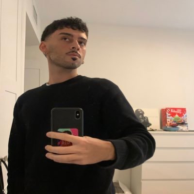pou JOHN's profile picture