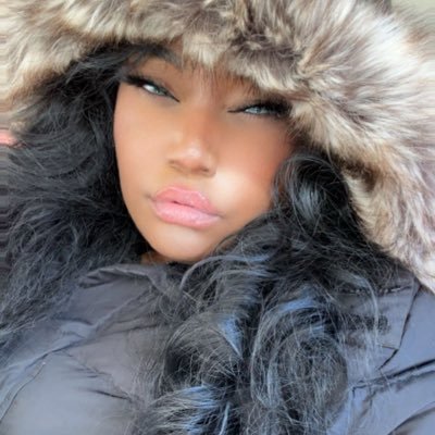 The Dominant Black Goddess 🖤💚's profile picture