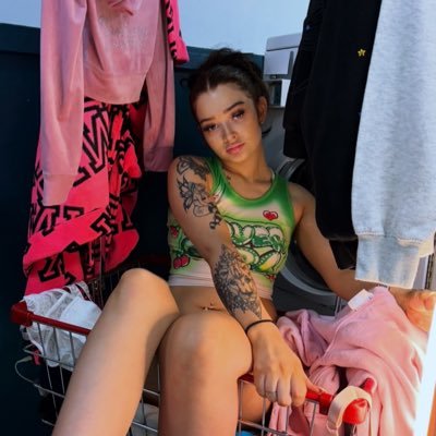 𝐏𝐫𝐢𝐧𝐜𝐞𝐬𝐬 𝐊𝐞𝐧𝐧𝐚 🎀♚'s profile picture