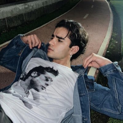 ro_e222's profile picture