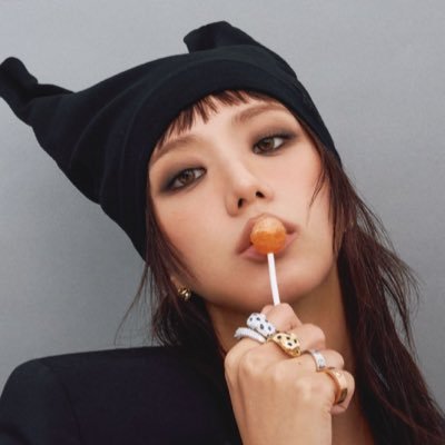 archivejisoo's profile picture