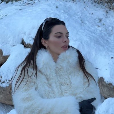 aurora 🪼🐅's profile picture