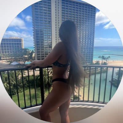 V's profile picture