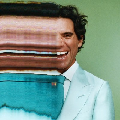 MIKA's profile picture