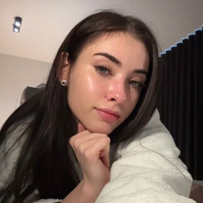 𝒜𝓁𝒾𝓃𝒶's profile picture