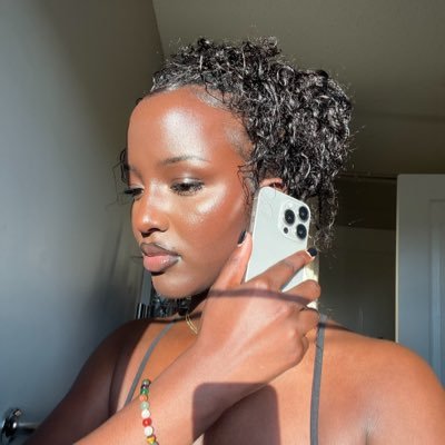 t's profile picture
