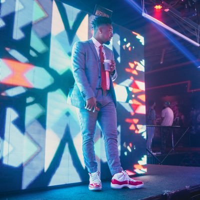 SheNeedsJayR's profile picture