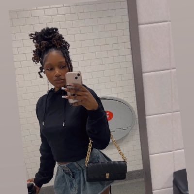tharealsimone's profile picture