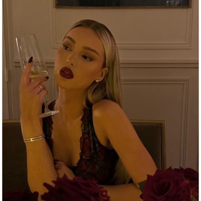 a;🌺's profile picture