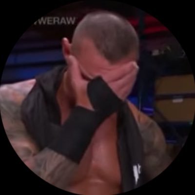 r ★'s profile picture