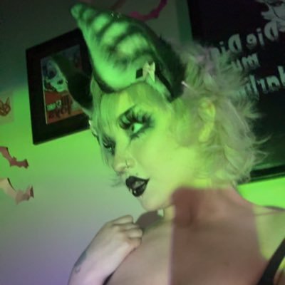 jade🦴's profile picture
