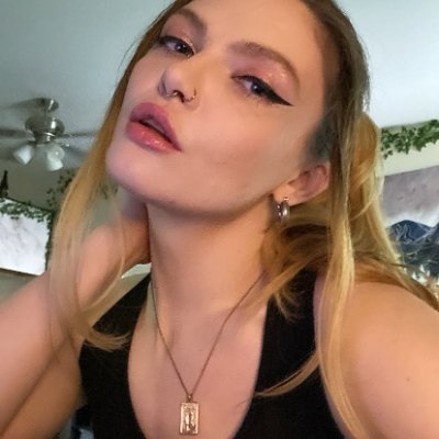 Steph 🌒🌕🌘's profile picture