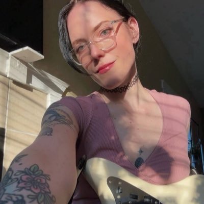 lexxisfuzzbox's profile picture