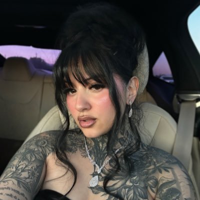 des's profile picture