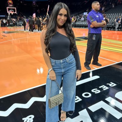 AshleyNevel's profile picture