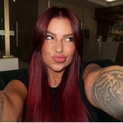 larinhacomenta's profile picture