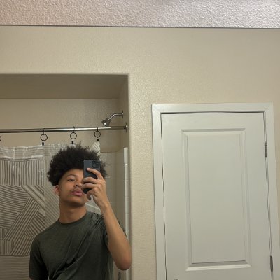 Sussyreturns's profile picture