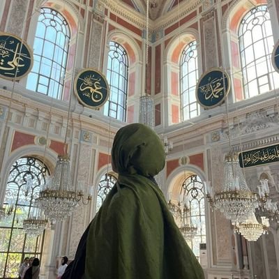 Seniha 𓂆's profile picture
