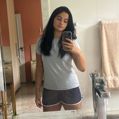 Carla vitoria's profile picture