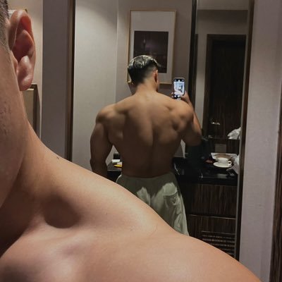 yxy8876's profile picture