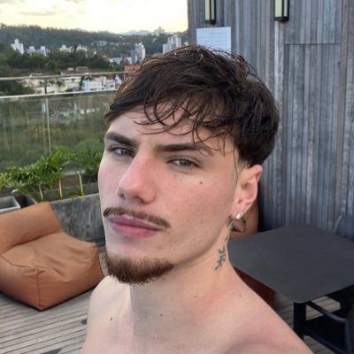 Leozinstesz's profile picture