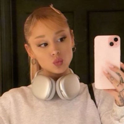 🦋's profile picture