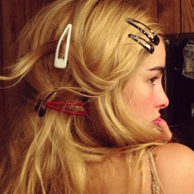 poppy ミ☆ saw charli !!!'s profile picture