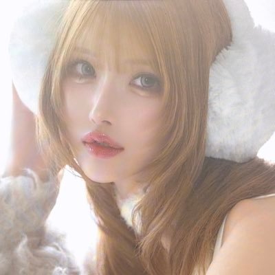 whitedoll_s2's profile picture