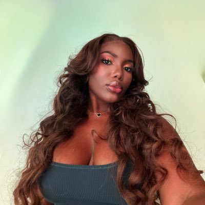 𝐌𝐞𝐥𝐚 𝐌𝐢𝐥𝐥𝐳's profile picture