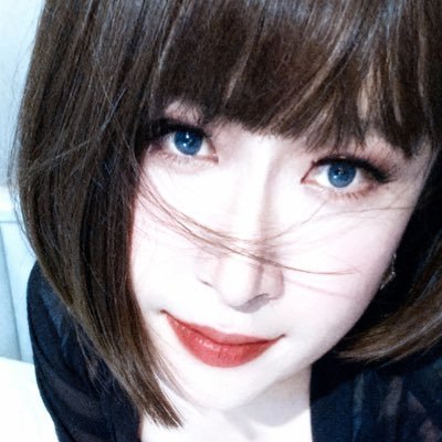 AlinaCrossdress's profile picture