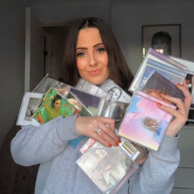 Mollie ⸆⸉. With an IE :Showgirl❤️🔥's profile picture